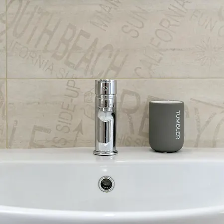 Laura Charme * Avola