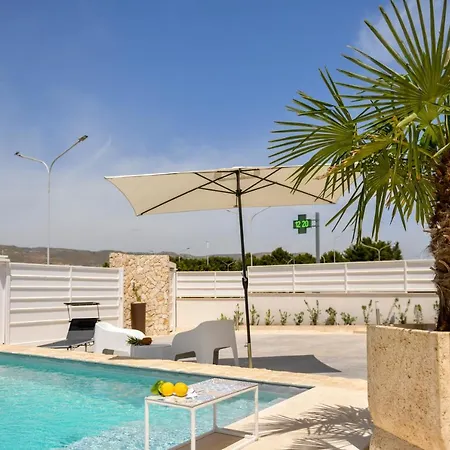 Διαμέρισμα Laura Charme *