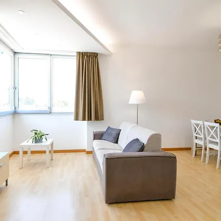 Laura Charme * Avola