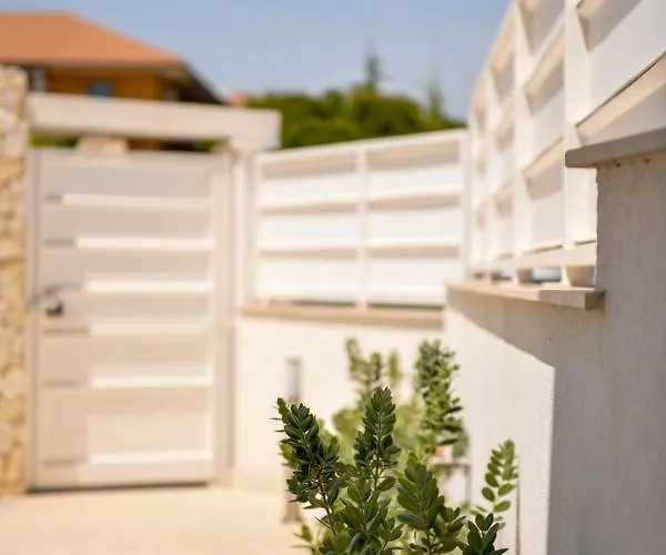 Laura Charme アパート *