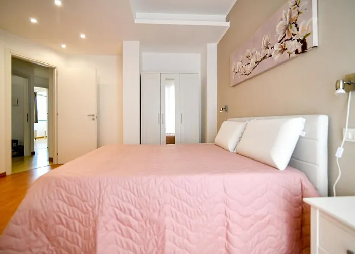 Laura Charme * アヴォラ