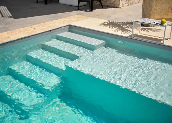 Laura Charme * アヴォラ