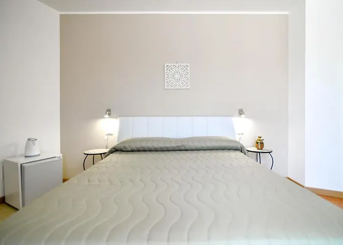 アパート Laura Charme アヴォラ