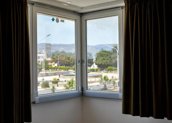 Laura Charme * アヴォラ