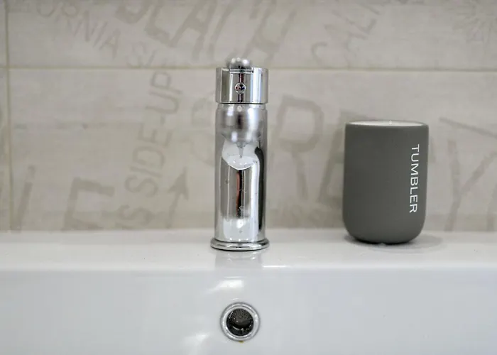 アパート Laura Charme アヴォラ