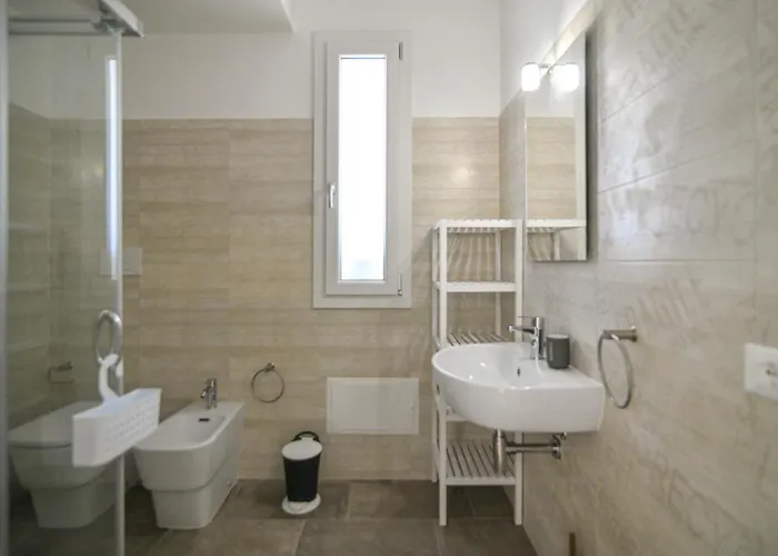 Laura Charme アパート アヴォラ